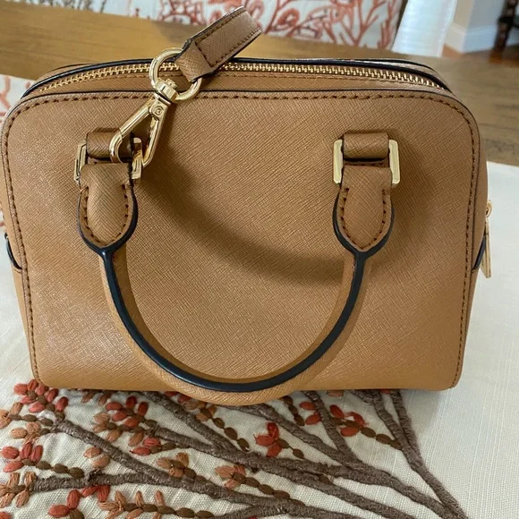 Michael Kors Mini Crossbody Bag PRISTINE - Picture 2 of 7